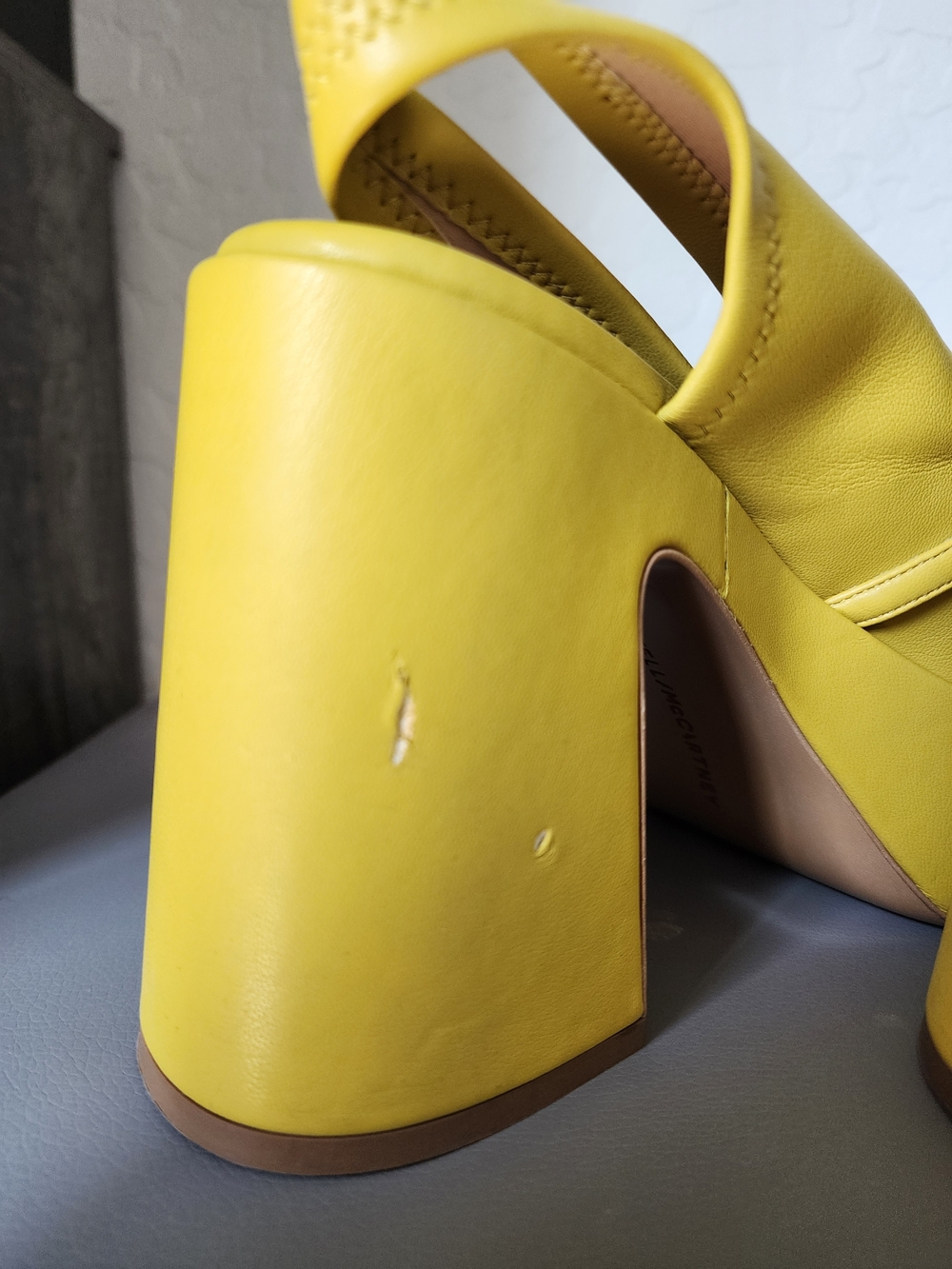 Stella McCartney Yellow Platform Chain-Link Slingback Heels - Picture 5 of 8